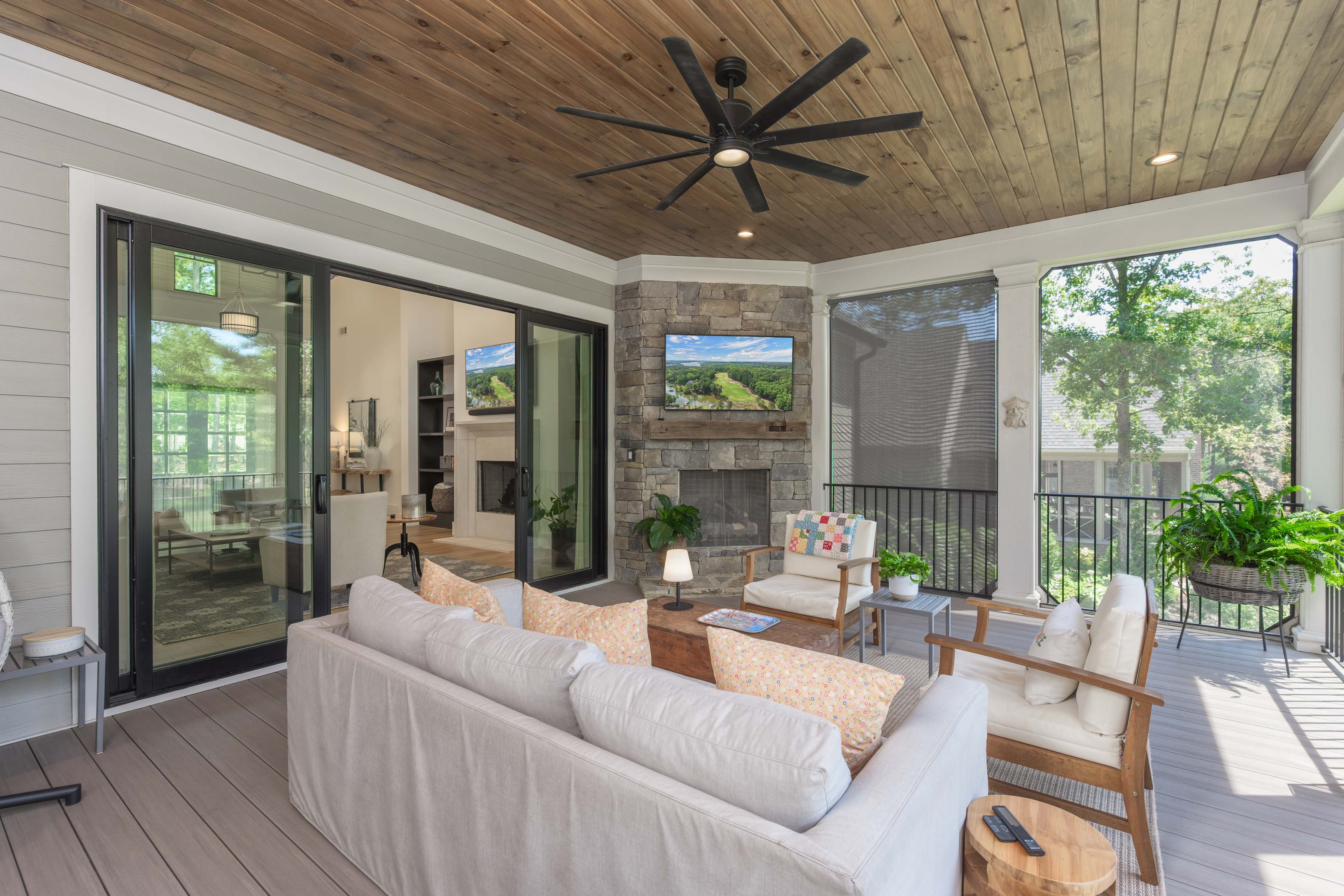 1041 Holt's Ferry image 13